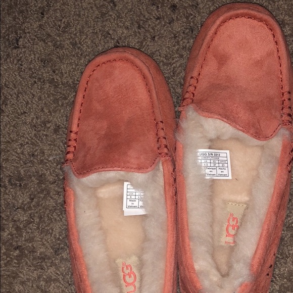 UGG Shoes - New UGG Slippers - Size 6 - orange